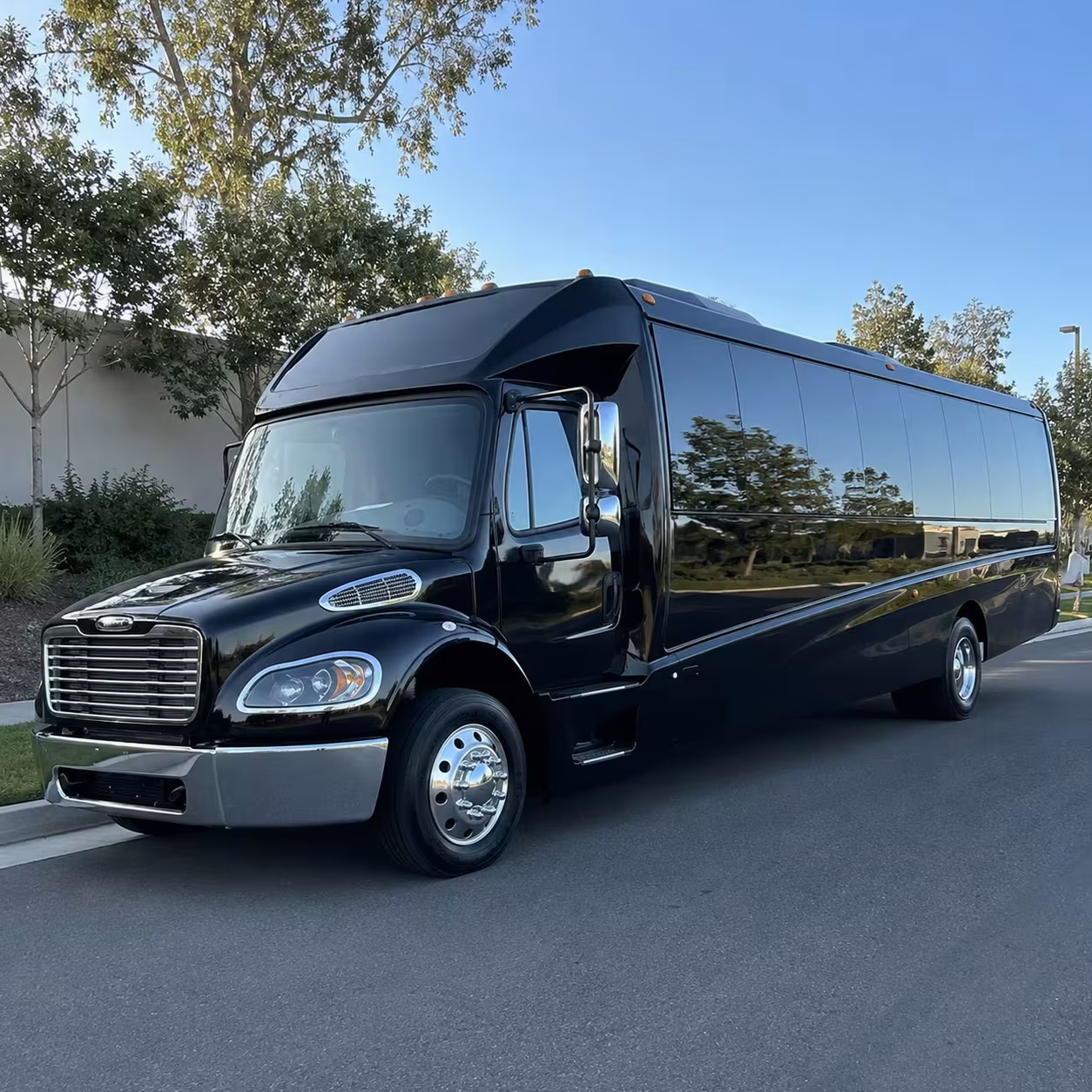 norwalk 30 passenger minibus rental